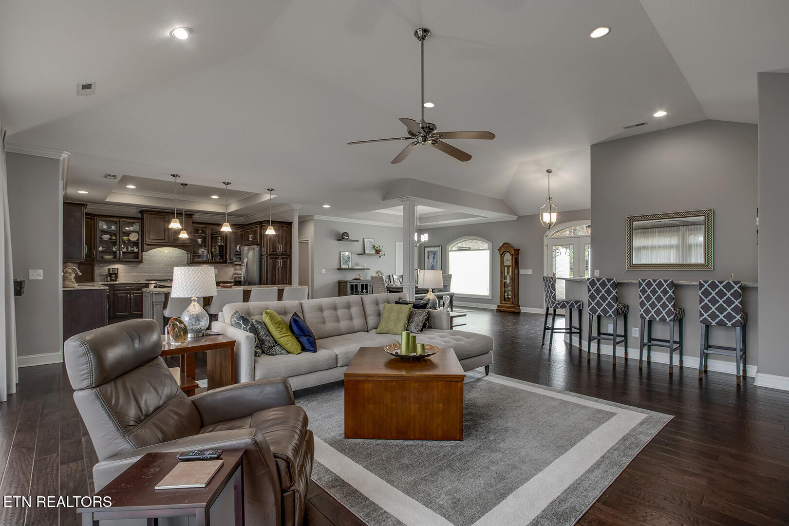 Loudon, Tennessee 37774, United States, 4 Bedrooms Bedrooms, ,4 BathroomsBathrooms,Residential,Pending,242487