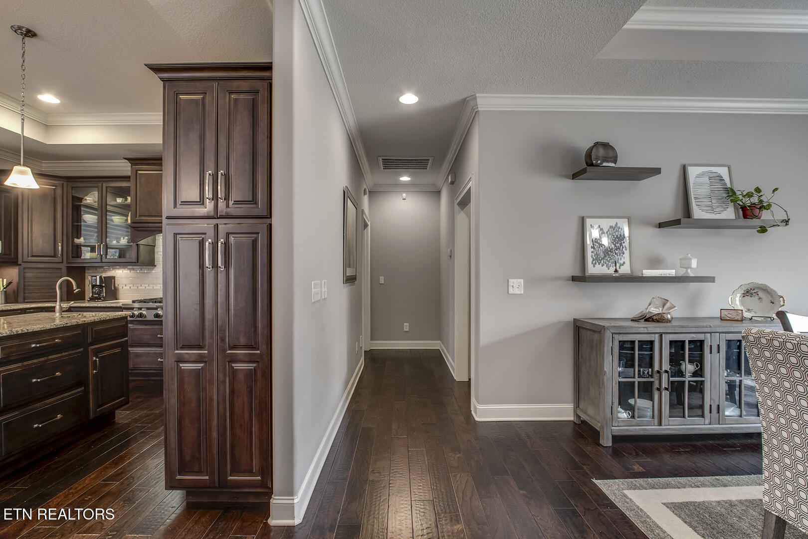 Loudon, Tennessee 37774, United States, 4 Bedrooms Bedrooms, ,4 BathroomsBathrooms,Residential,Pending,242487