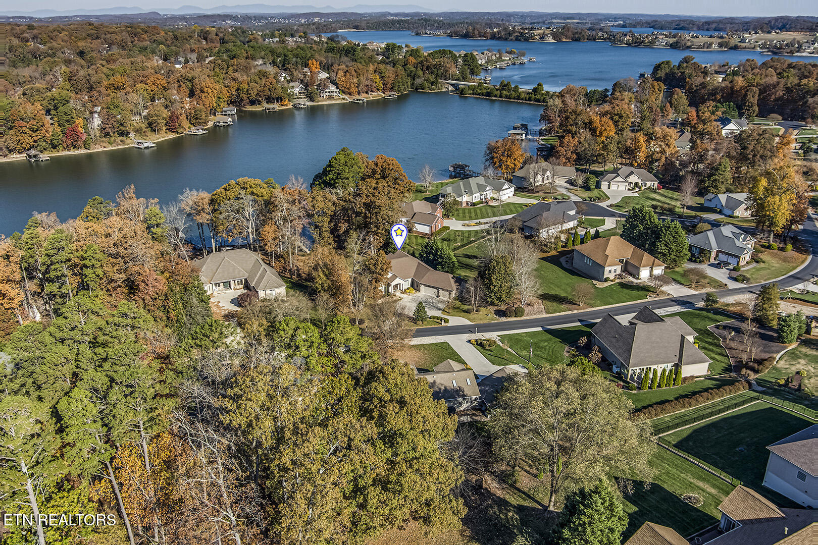 Loudon, Tennessee 37774, United States, 4 Bedrooms Bedrooms, ,4 BathroomsBathrooms,Residential,Pending,242487