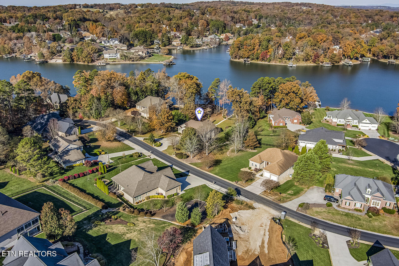 Loudon, Tennessee 37774, United States, 4 Bedrooms Bedrooms, ,4 BathroomsBathrooms,Residential,Pending,242487