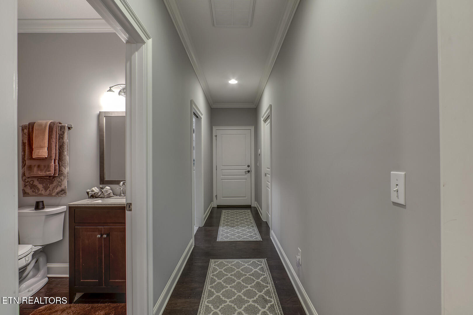 Loudon, Tennessee 37774, United States, 4 Bedrooms Bedrooms, ,4 BathroomsBathrooms,Residential,Pending,242487