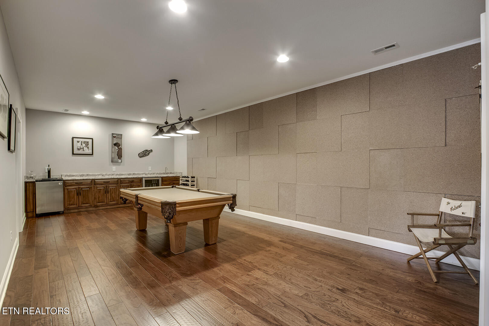 Loudon, Tennessee 37774, United States, 4 Bedrooms Bedrooms, ,4 BathroomsBathrooms,Residential,Pending,242487