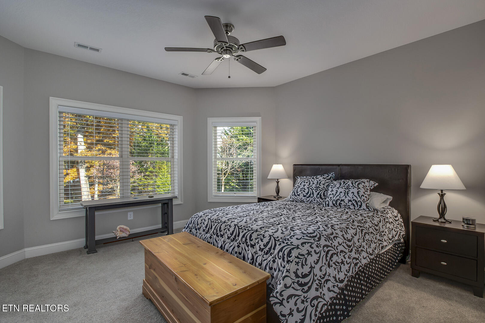 Loudon, Tennessee 37774, United States, 4 Bedrooms Bedrooms, ,4 BathroomsBathrooms,Residential,Pending,242487