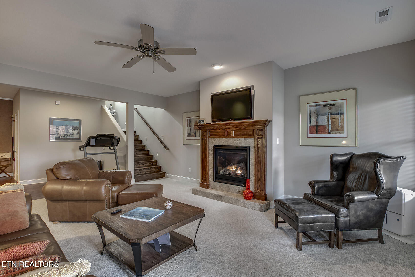 Loudon, Tennessee 37774, United States, 4 Bedrooms Bedrooms, ,4 BathroomsBathrooms,Residential,Pending,242487