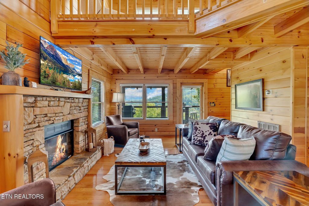 Photo of 3301 Kestrel Way, Pigeon Forge, TN 37863 (MLS # 1325391)