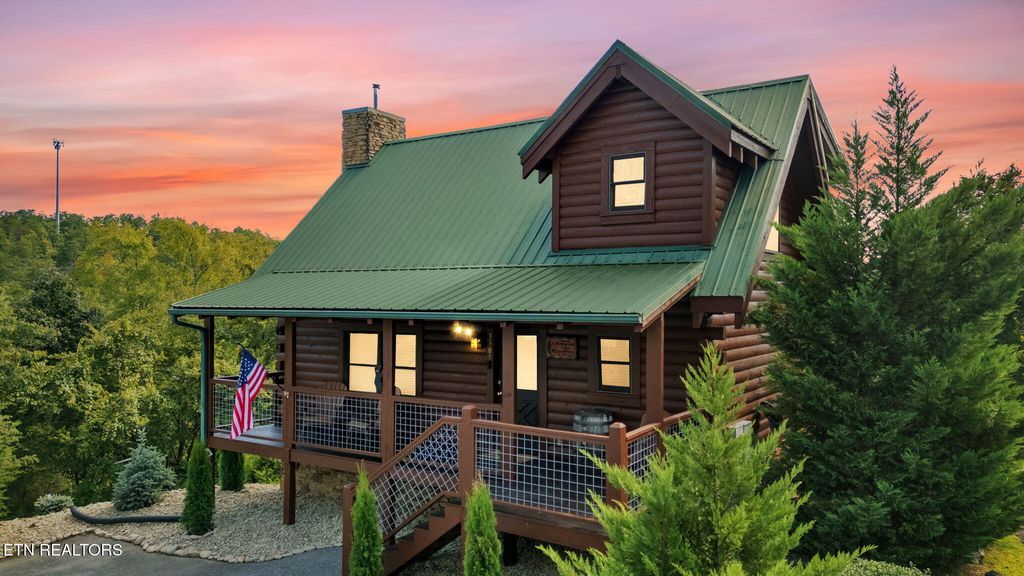 Photo of 3301 Kestrel Way, Pigeon Forge, TN 37863 (MLS # 1325391)