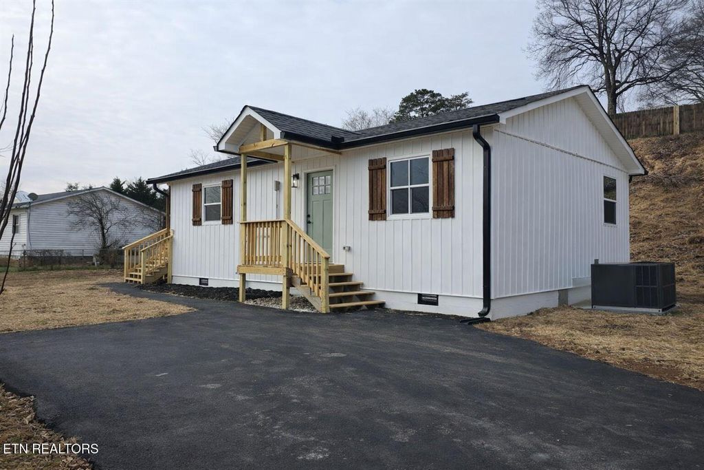 Photo of 102 Hope Cir Circle, Kingston, TN 37763 (MLS # 1327833)