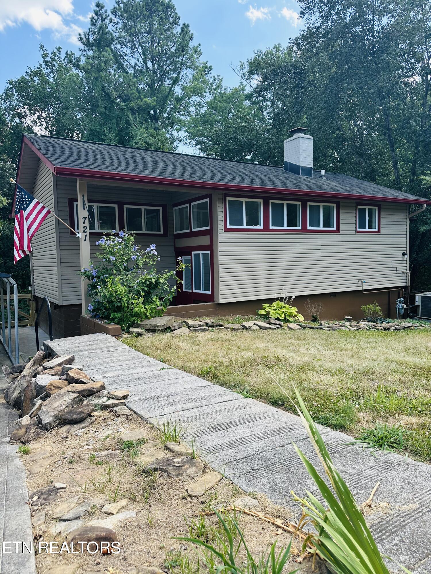 View Oak Ridge, TN 37830 house