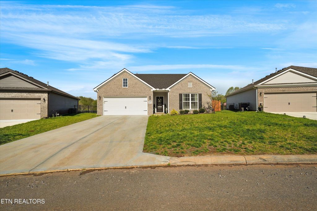 Photo of 3507 Crimson Circle, Maryville, TN 37801 (MLS # 1335927)