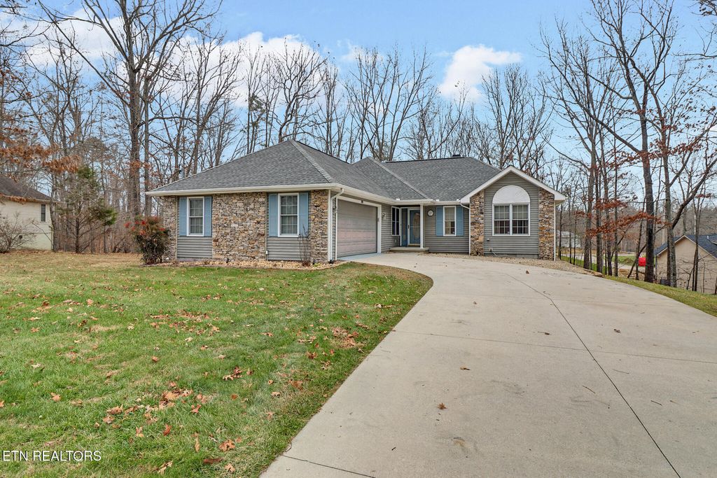 Photo of 121 St George Drive, Crossville, TN 38558 (MLS # 1324569)
