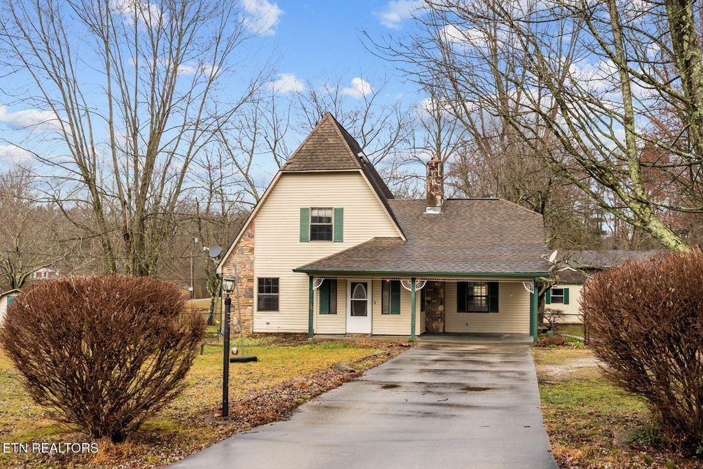 Photo of 199 Lincoln St, Crossville, TN 38572 (MLS # 1330101)