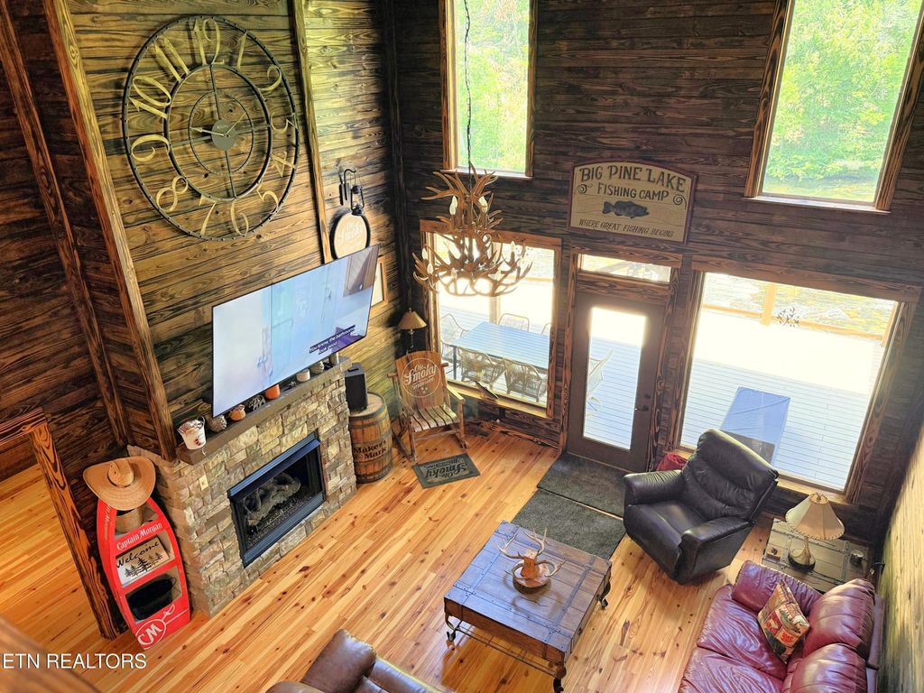 Photo of 1659 Cherohala Skway Skwy, Tellico Plains, TN 37385 (MLS # 1333432)