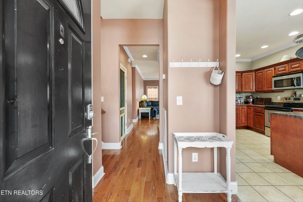 Photo of 1178 Hillside Lane, Lenoir City, TN 37771 (MLS # 1328079)