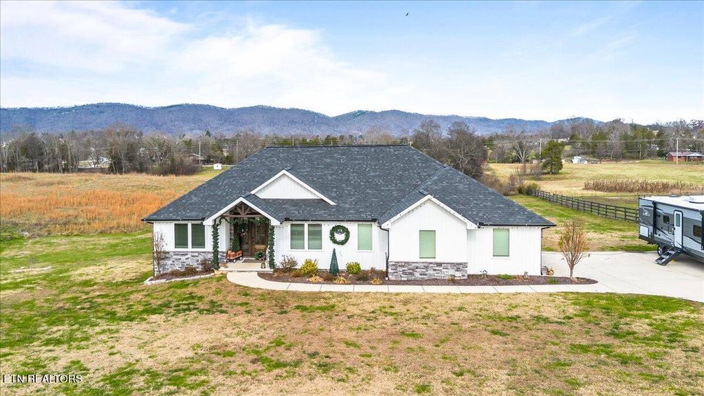Photo of 129 Austin Lane, Jacksboro, TN 37757 (MLS # 1322900)