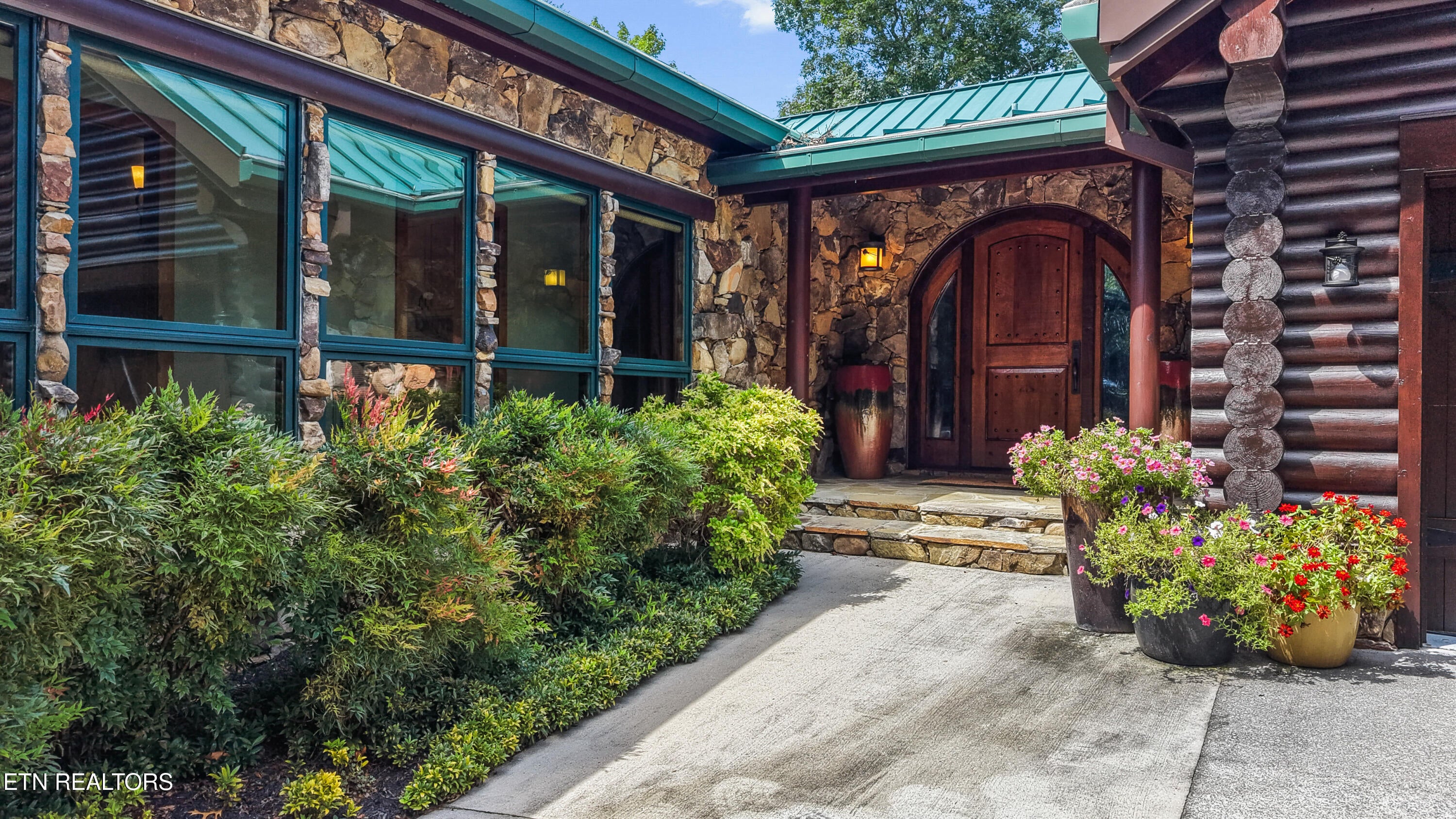 524 Laurel Rd