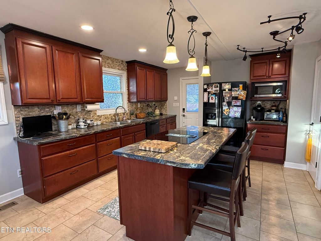 Photo of 538 Henderson St, Maryville, TN 37804 (MLS # 1326762)