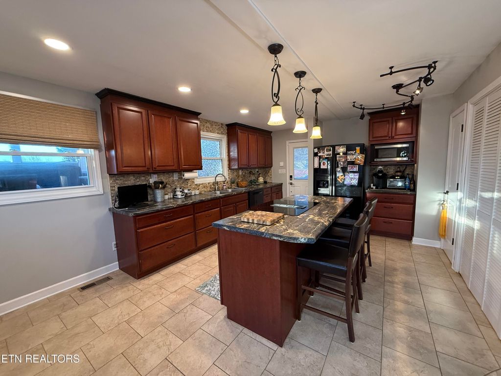 Photo of 538 Henderson St, Maryville, TN 37804 (MLS # 1326762)