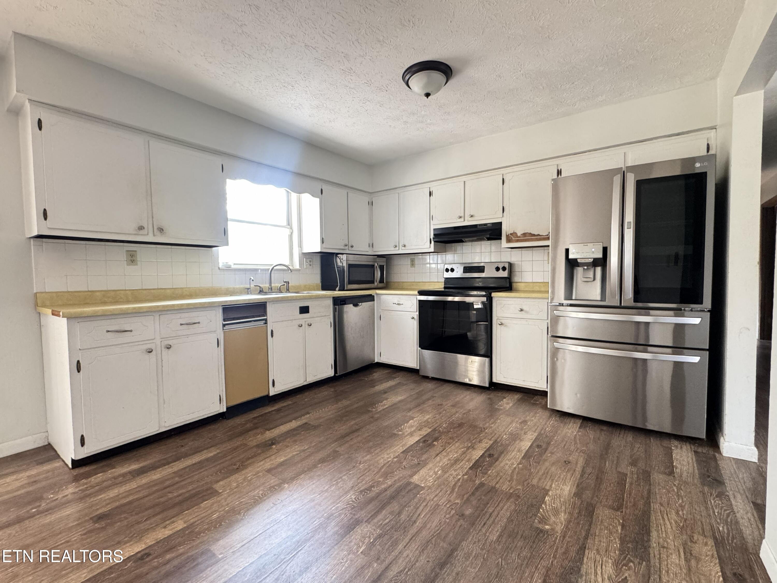 220 Industrial Park Lane