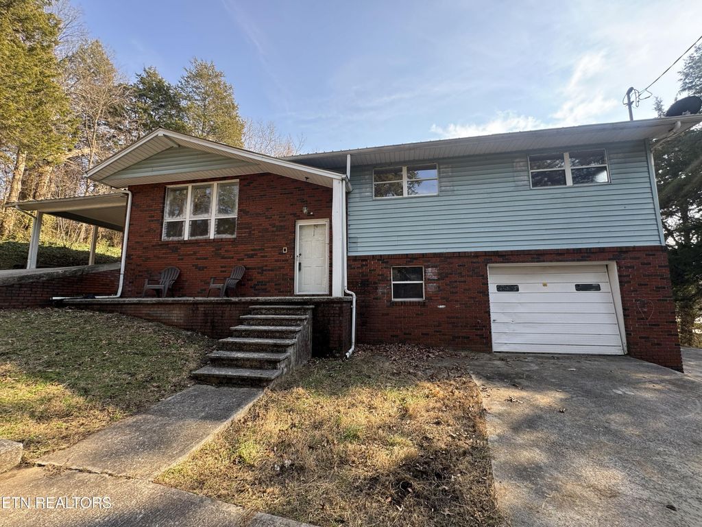 Photo of 220 Industrial Park Lane, Rocky Top, TN 37769 (MLS # 1329031)