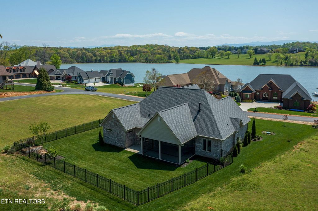 Photo of 135 Hiwonihi Tr, Vonore, TN 37885 (MLS # 1297623)