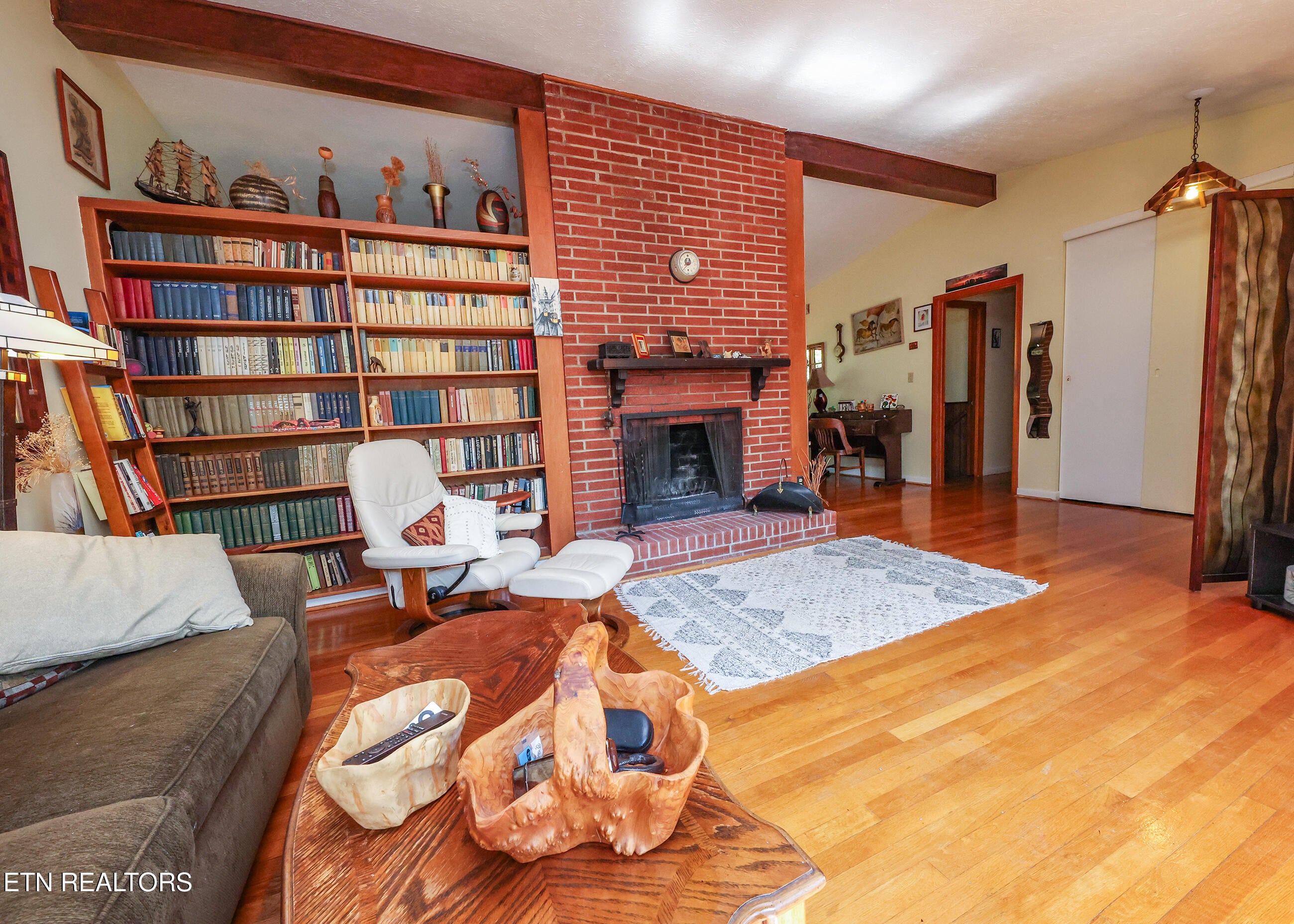 210 Louisiana Ave