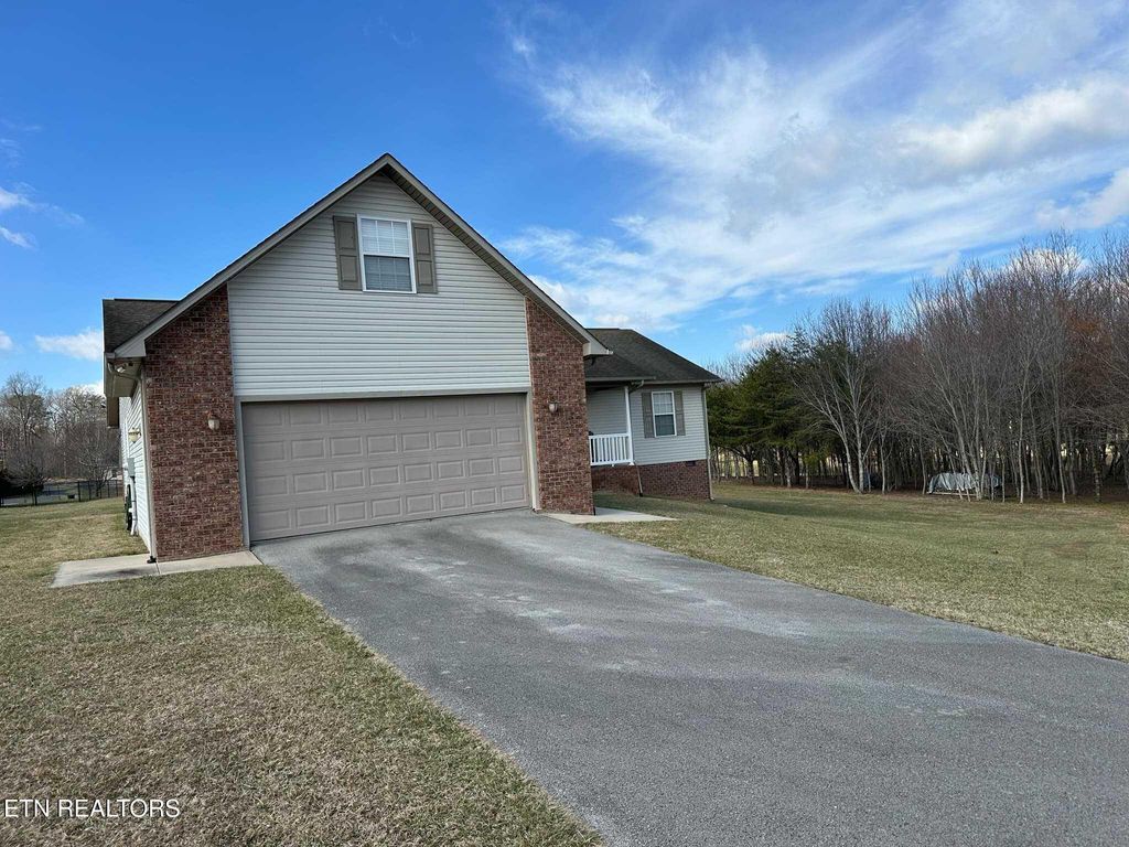 Photo of 82 Summerwind Court, Crossville, TN 38571 (MLS # 1316964)