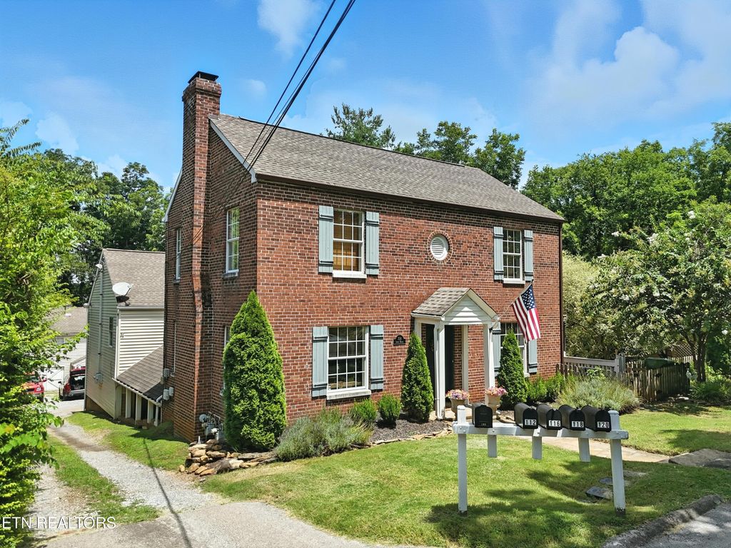 Photo of 108 S Maple St, Maryville, TN 37803 (MLS # 1317530)