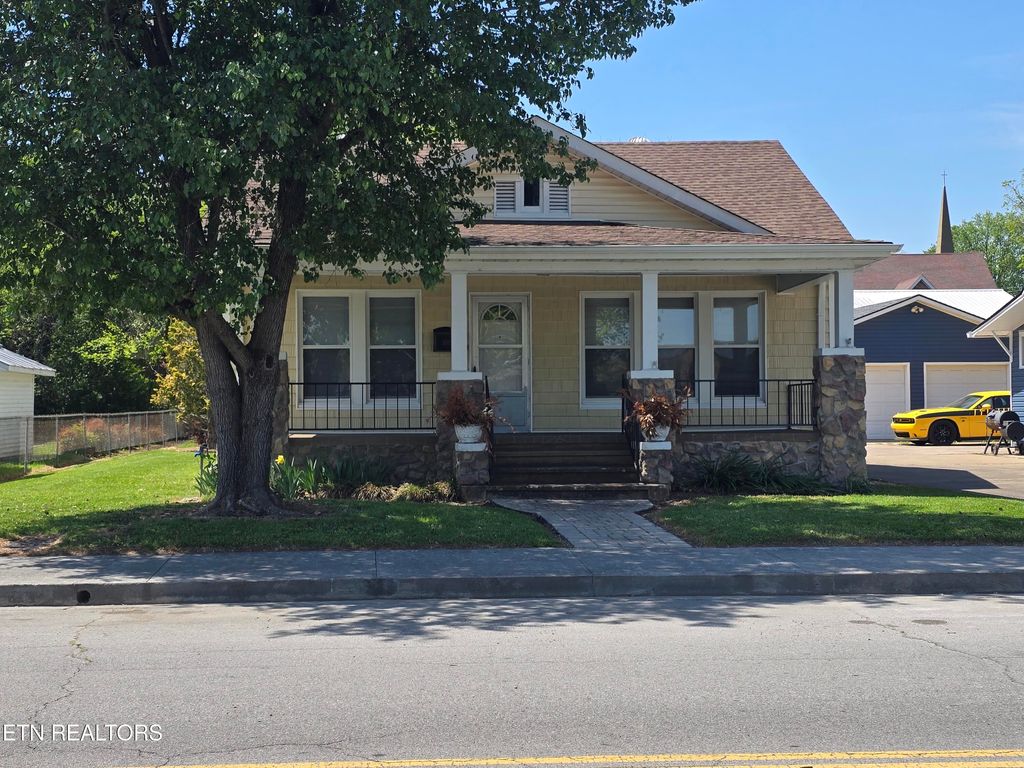 Photo of 509 High St, Sevierville, TN 37862 (MLS # 1336465)