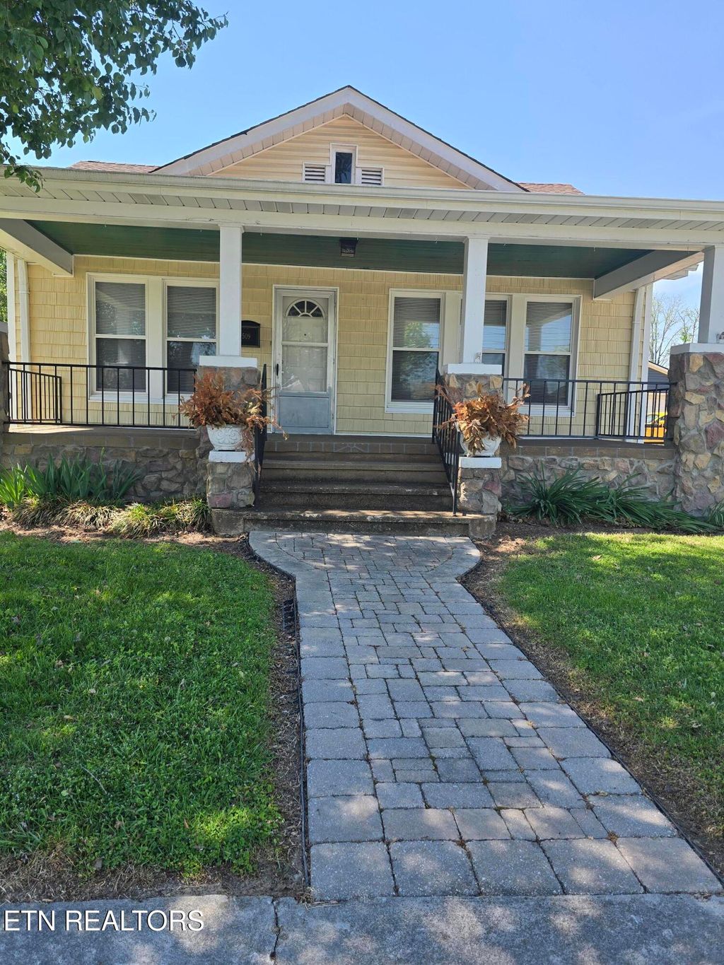 Photo of 509 High St, Sevierville, TN 37862 (MLS # 1336465)
