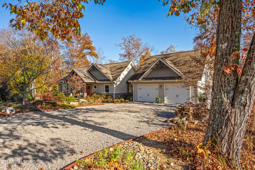 Photo of 720 Hunters Run Rd, Townsend, TN 37882 (MLS # 1250209)