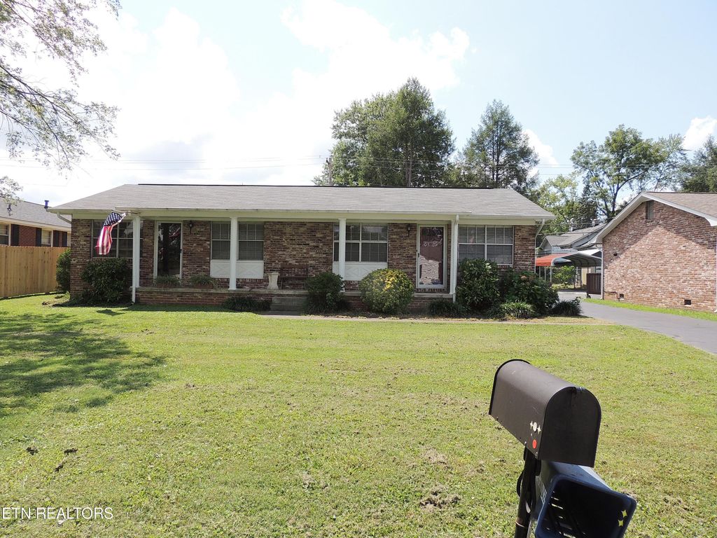 Photo of 1637 Ramsay St, Alcoa, TN 37701 (MLS # 1267056)