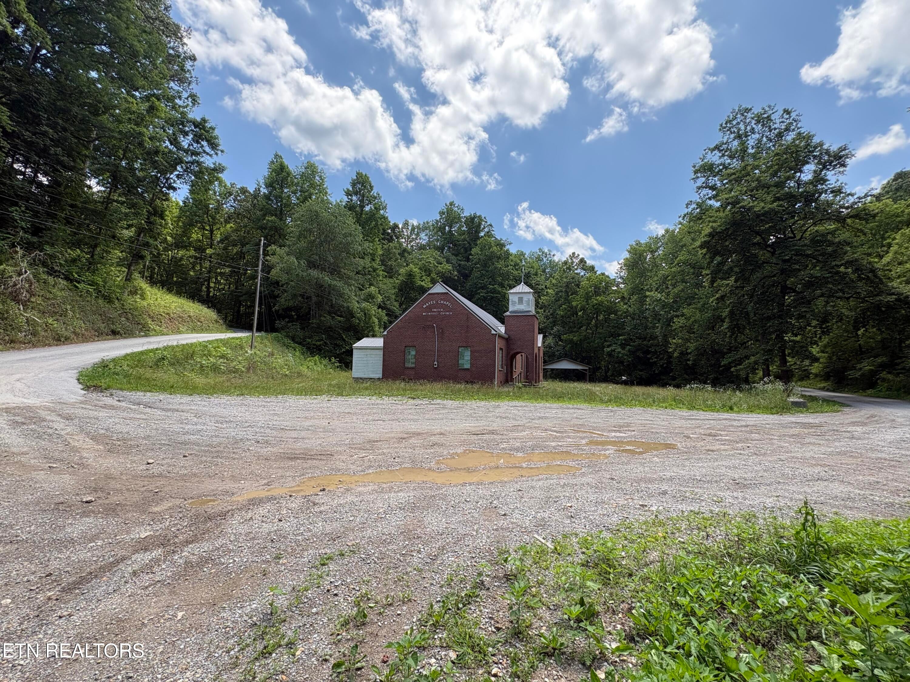 945 Lonesome Valley Rd