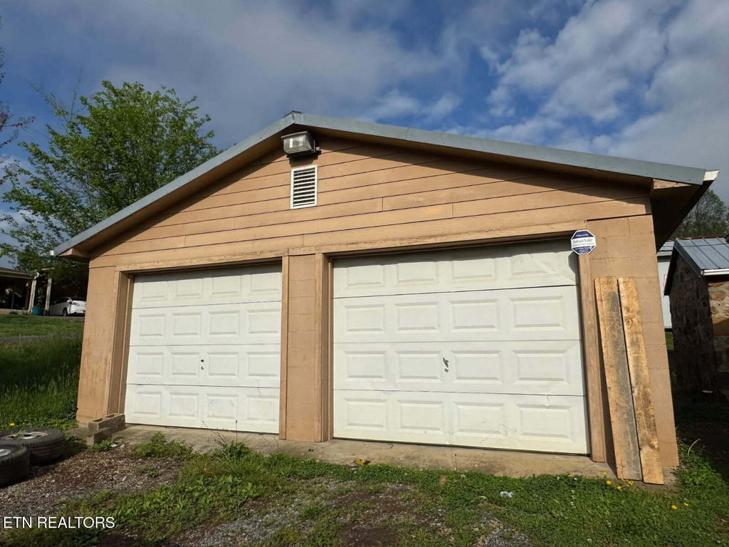 Photo of 940 Boyds Creek Hwy, Seymour, TN 37865 (MLS # 1303111)