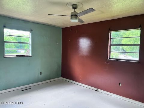 Tiny photo for 113 Smith Lane, Harriman, TN 37748 (MLS # 1340647)