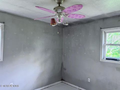 Tiny photo for 113 Smith Lane, Harriman, TN 37748 (MLS # 1340647)
