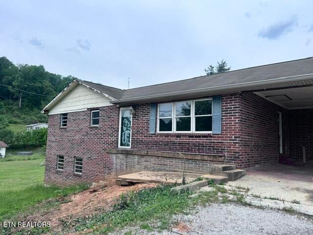 Photo of 113 Smith Lane, Harriman, TN 37748 (MLS # 1340647)