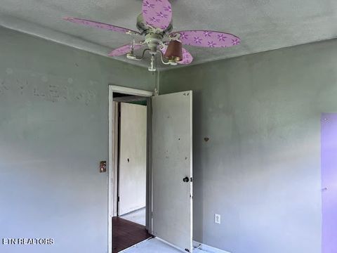 Tiny photo for 113 Smith Lane, Harriman, TN 37748 (MLS # 1340647)