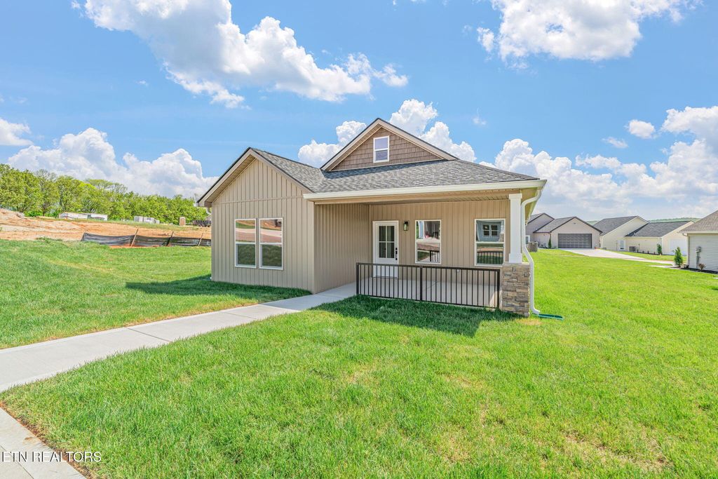 Photo of 921 Stratford Ave, Sweetwater, TN 37874 (MLS # 1331768)