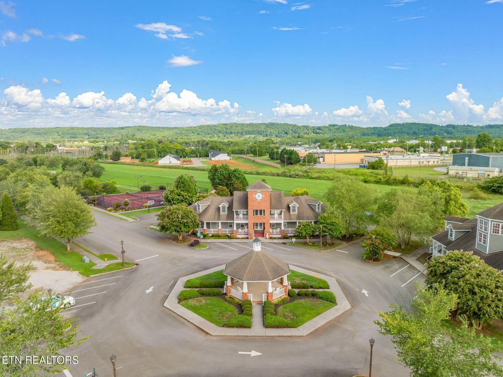 Photo of 921 Stratford Ave, Sweetwater, TN 37874 (MLS # 1331768)