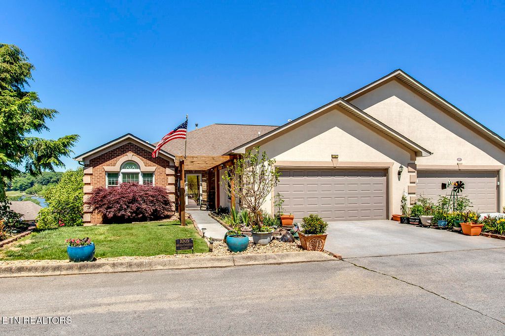 Photo of 1005 Brentwood Court, Kingston, TN 37763 (MLS # 1340220)