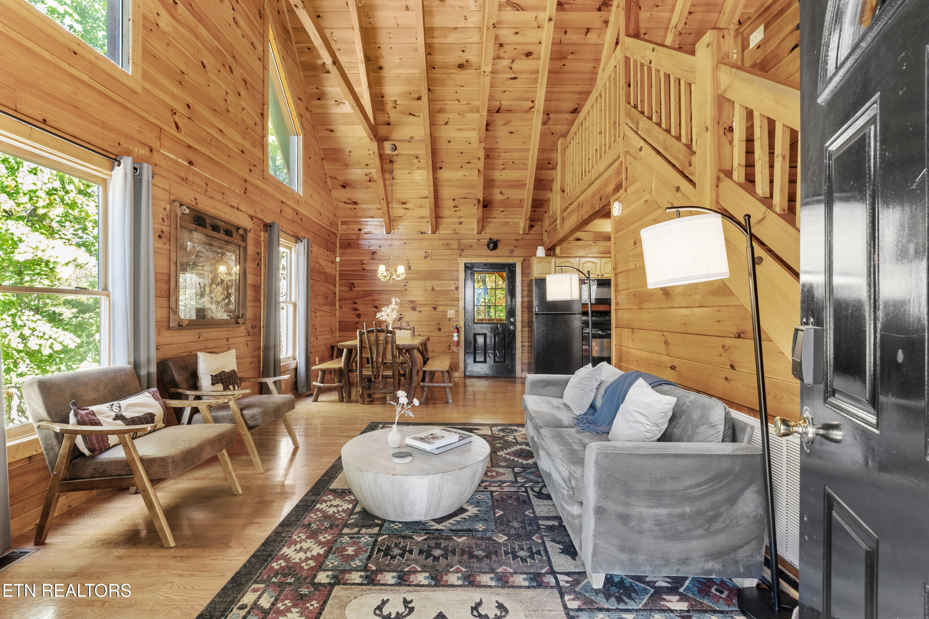 2302 E View Drive