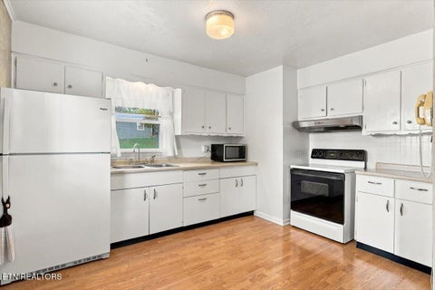 Tiny photo for 2030 Wilson Ave, Morristown, TN 37814 (MLS # 1360188)