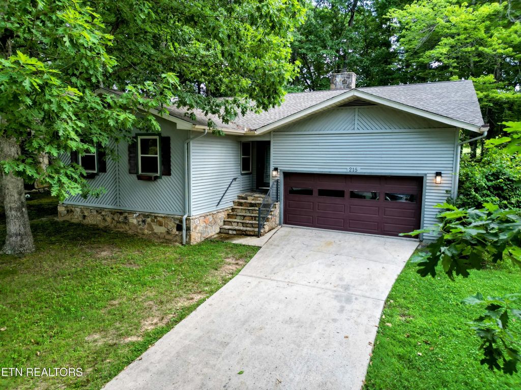 Photo of 215 Snead Drive, Crossville, TN 38558 (MLS # 1308489)