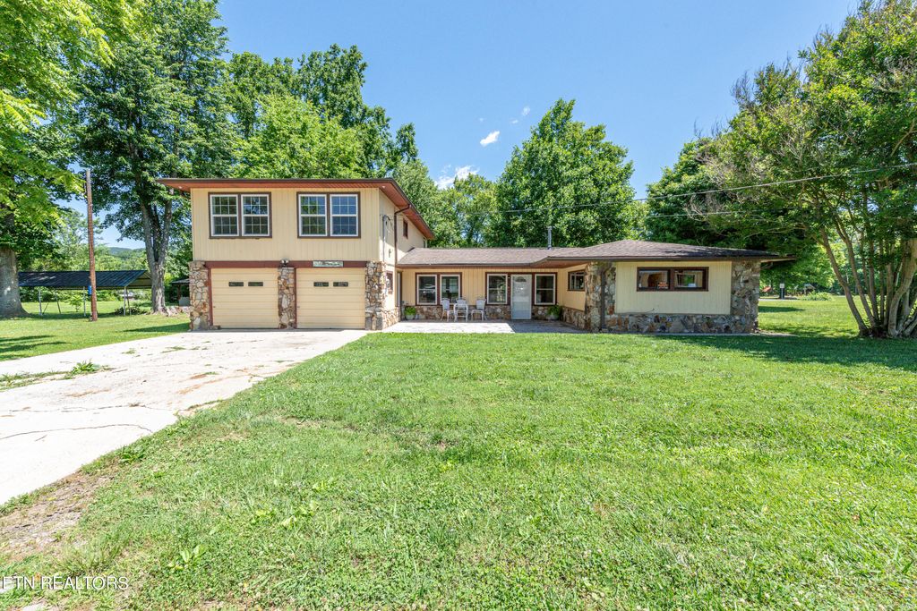 Photo of 8121 Old Highway 73, Townsend, TN 37882 (MLS # 1265996)