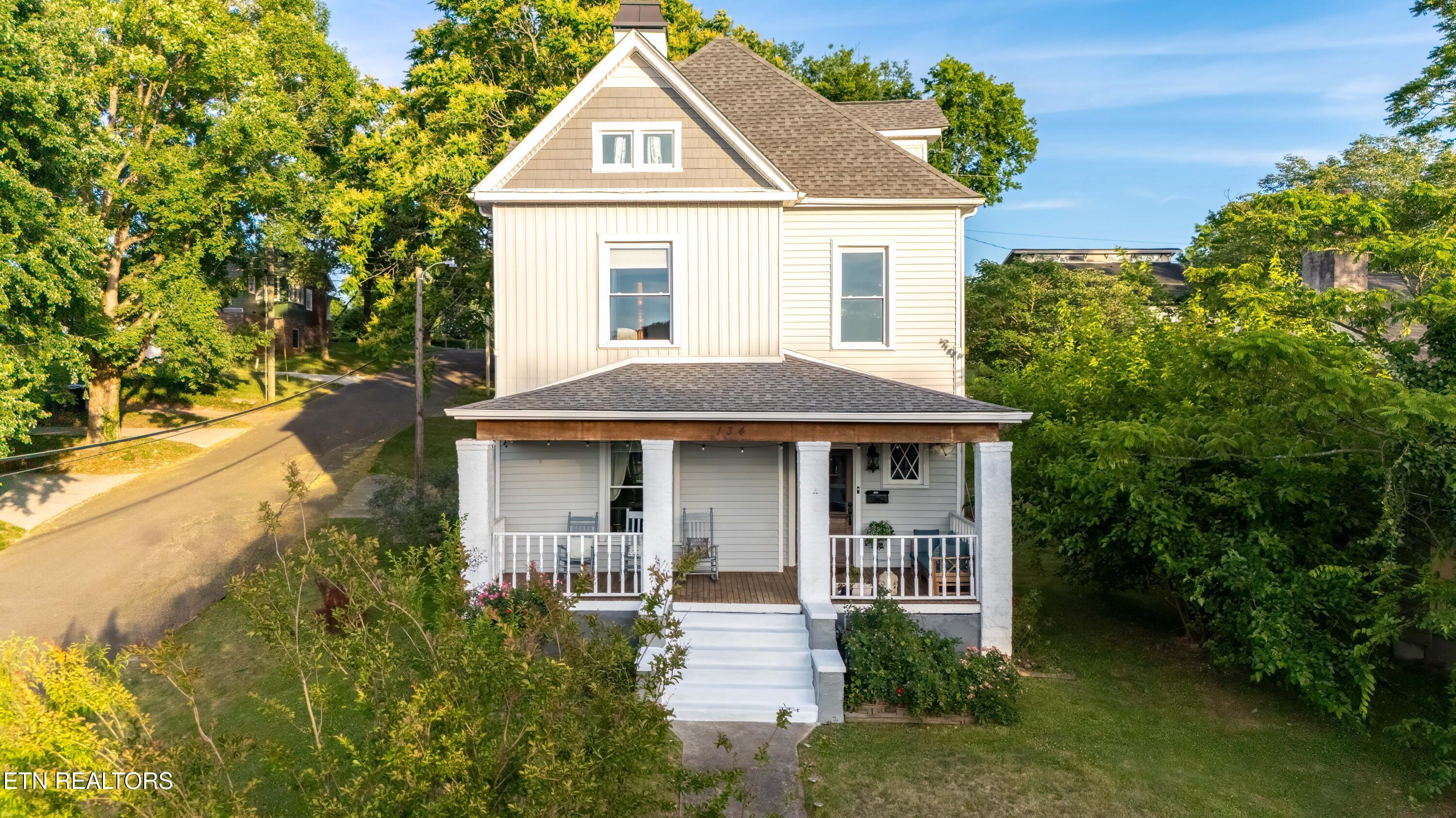 134 E Columbia Ave
