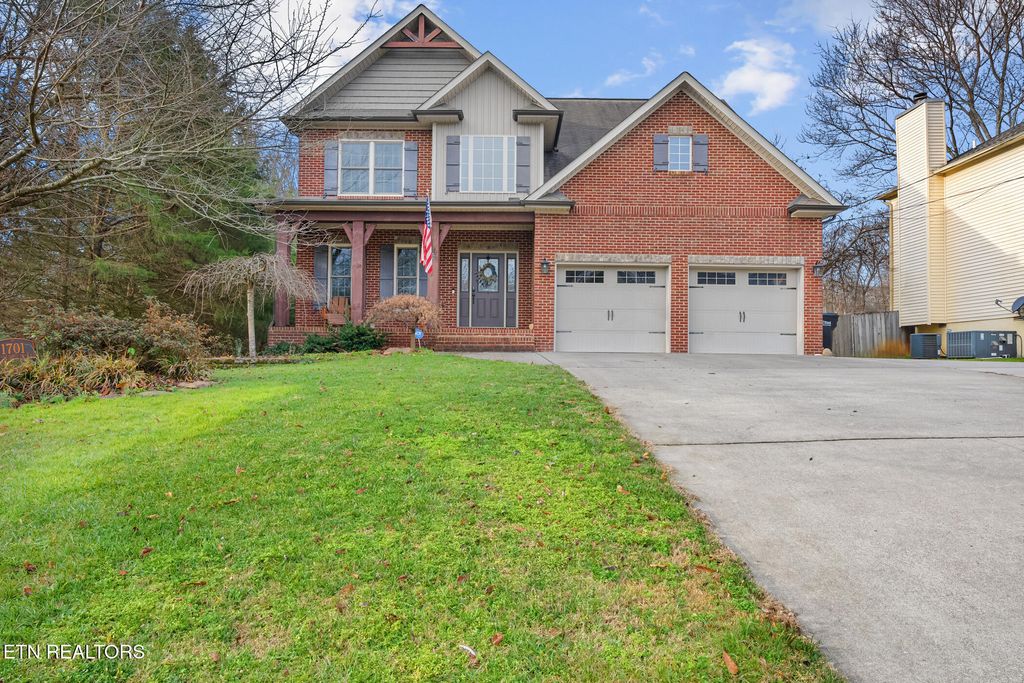 Photo of 1701 Gray Oaks Lane, Knoxville, TN 37932 (MLS # 1326112)