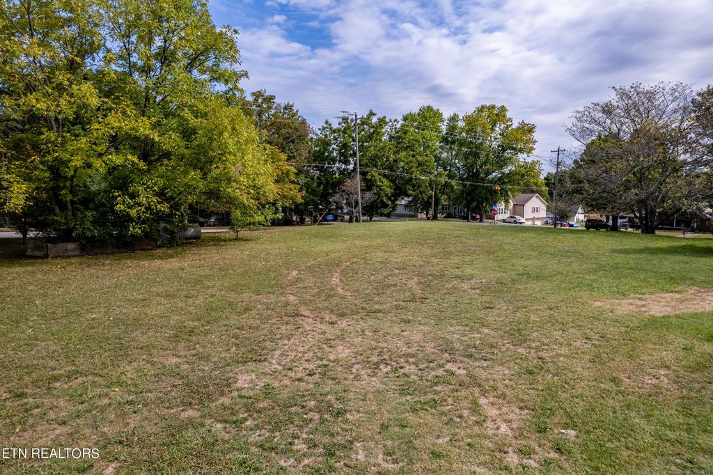 Photo of 00 N Main St, Sweetwater, TN 37874 (MLS # 1275814)