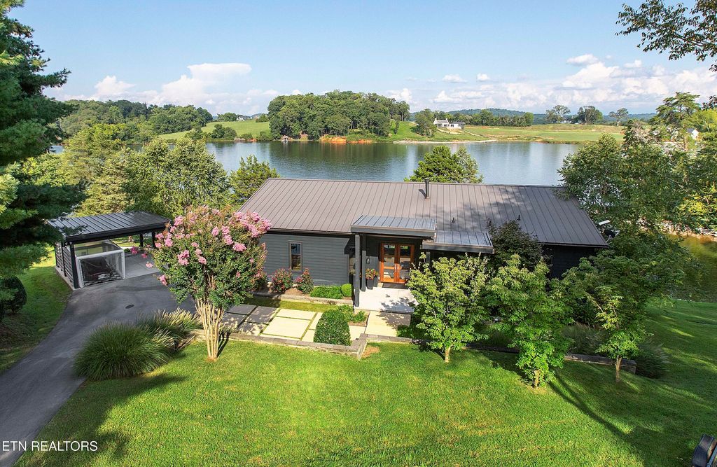 Photo of 4352 Gravelly Hills Rd, Louisville, TN 37777 (MLS # 1335207)