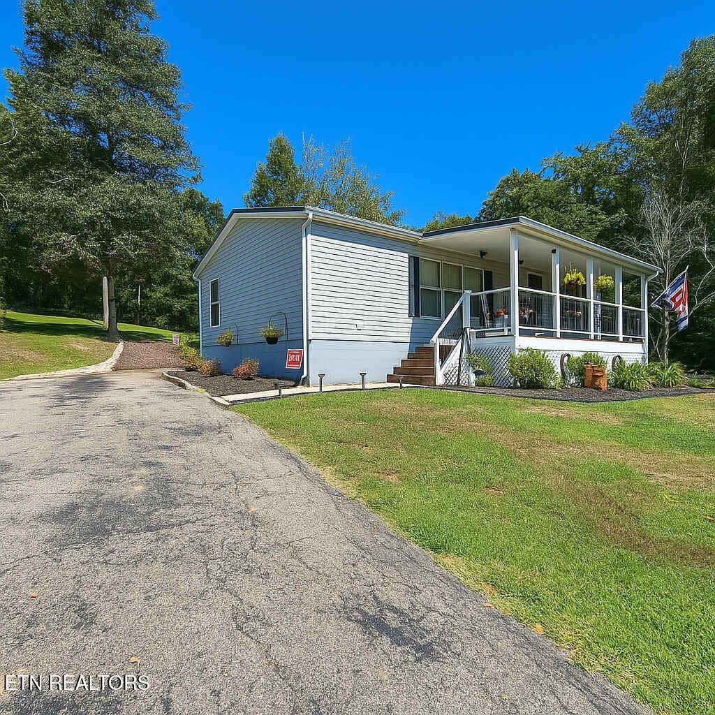 Photo of 129 Hummingbird Lane Ln, Kingston, TN 37763 (MLS # 1313922)