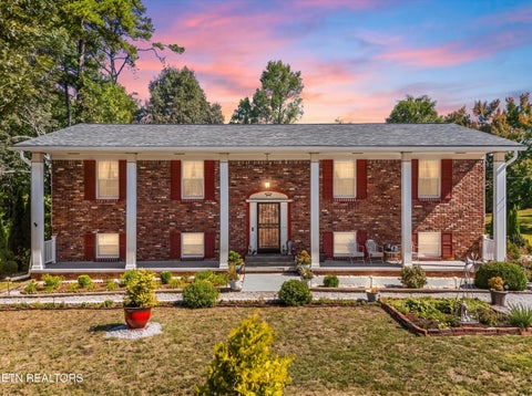Photo of 212 Cogdill Rd, Knoxville, TN 37922 (MLS # 1357621)